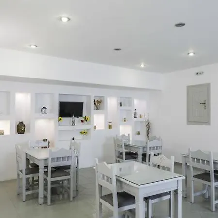 Beachfront * Perissa (Santorini)