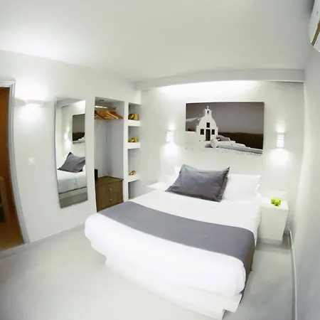 Beachfront Apartamento Perissa (Santorini)