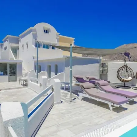 Beachfront Perissa (Santorini)